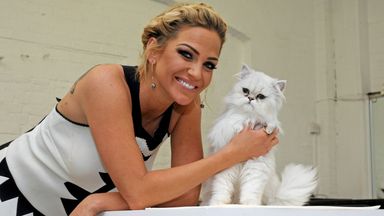 THIS IS NOT THE WINNING CAT.Sarah Harding with Hudson the cat during a competition by O2 to find a new cat for their advert at Pineapple Dance Studios in London. PRESS ASSOCIATION Photo. Picture date: Wednesday April 29, 2015. See PA story SHOWBIZ Harding. Photo credit should read: Lauren Hurley/PA Wire